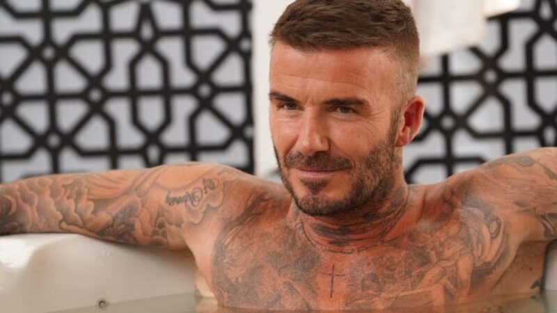 Chi tiết về hình xăm ở ngực của David Beckham 