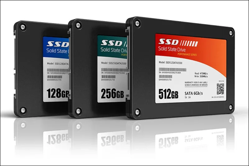 SSD là ổ lưu trữ thể rắn dùng chip nhớ flash, giúp máy tính khởi động nhanh, mở phần mềm mượt và truy xuất dữ liệu tốc độ cao.